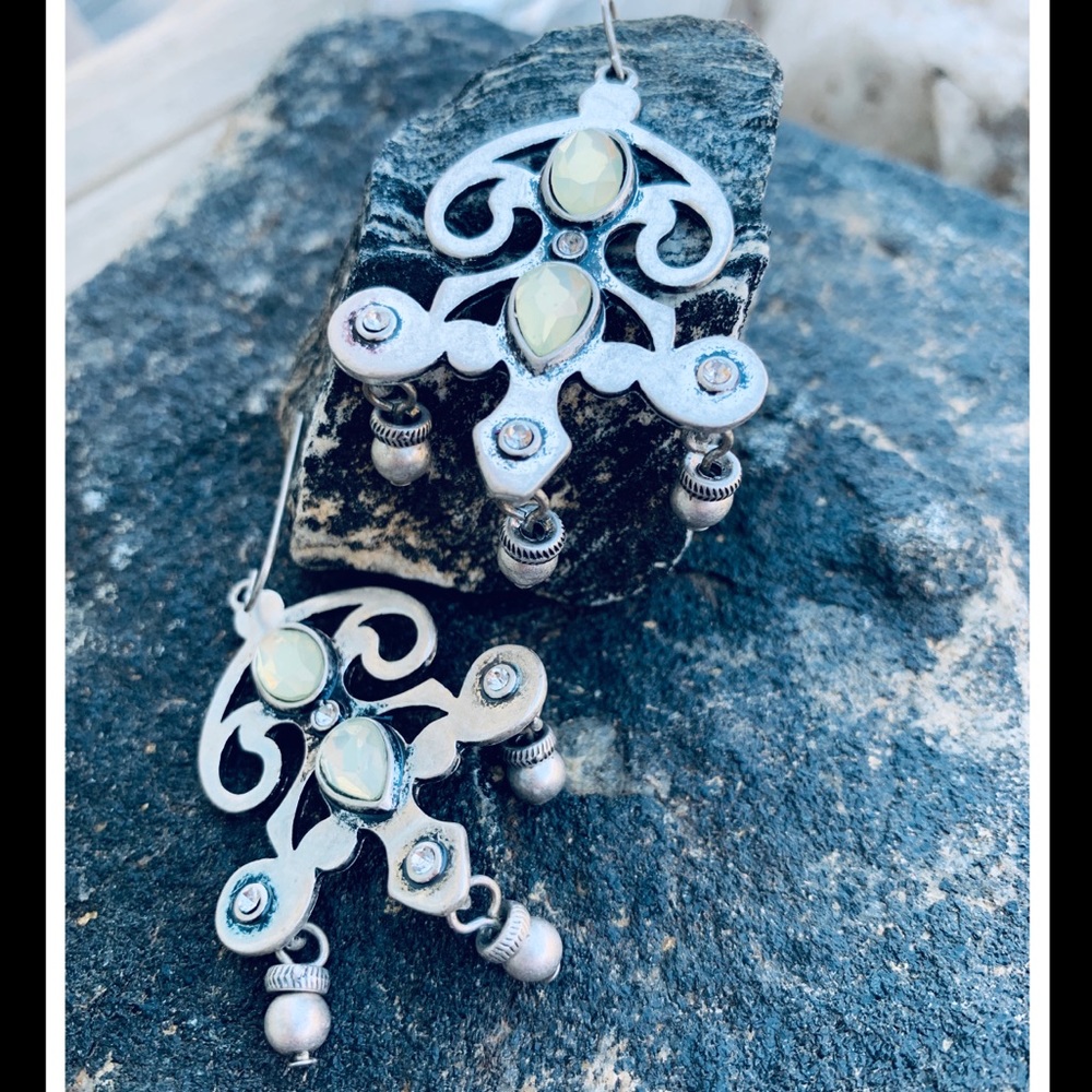 RARE Jewelmint chandelier statement earrings